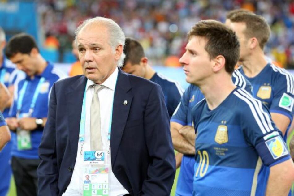 Alejandro Sabella deja timón de selección argentina