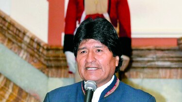 Evo Morales llega a Argentina, donde tendrá la condición de refugiado