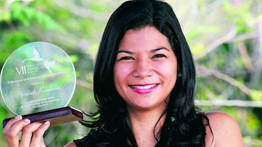 La mujer que creó el logotipo de la Cumbre