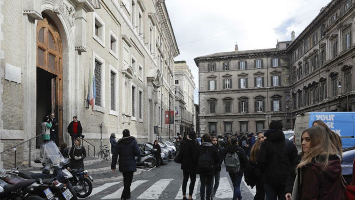 Fuertes sismos sacuden el centro de Italia