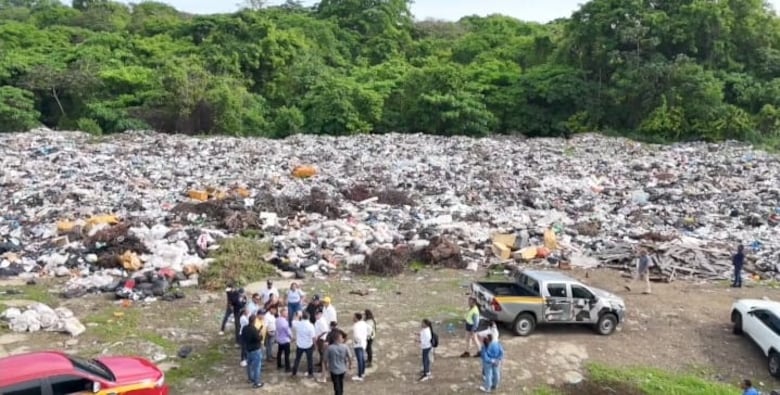 Contaminación del río La Villa activa respuesta urgente y suspende operaciones en las potabilizadoras de Azuero