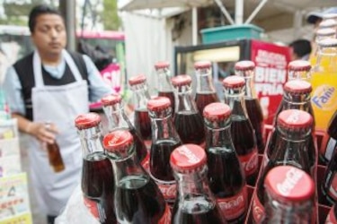Femsa coloca $2,150 millones