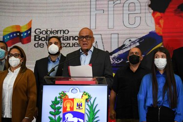 Oposición venezolana insta al gobierno de Nicolás Maduro a reanudar el diálogo