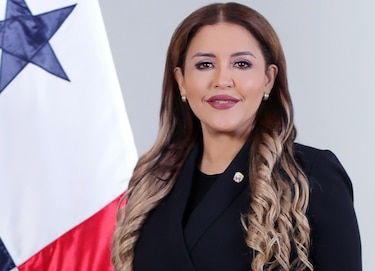 La subsecretaria general de la Asamblea presenta querella contra el comunicador Isaac Rodríguez