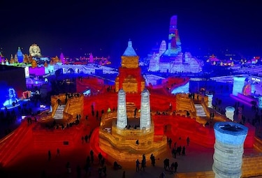 Gélida región china acoge festival de esculturas de hielo