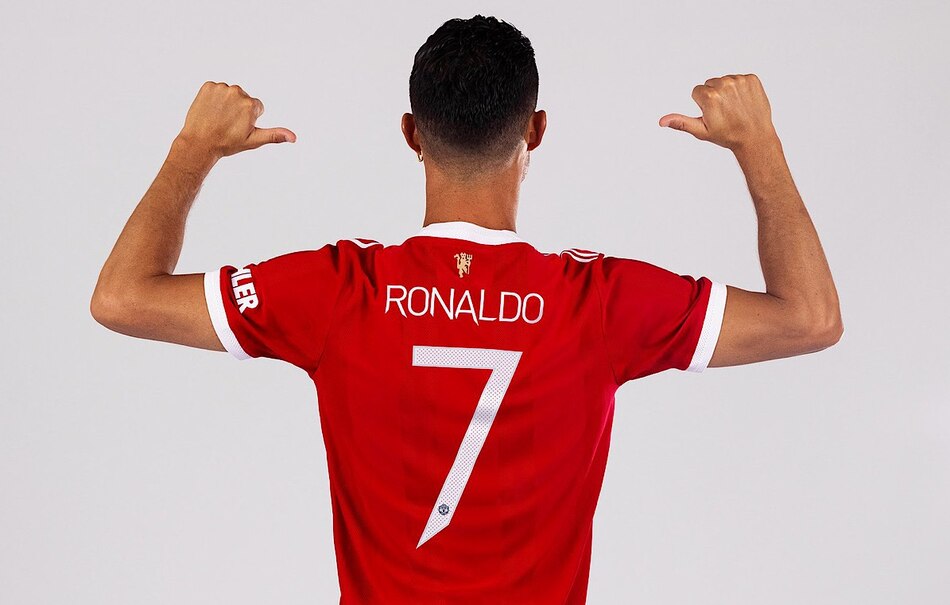 Cristiano Ronaldo arrebata el dorsal 7 a Edinson Cavani en el Manchester United