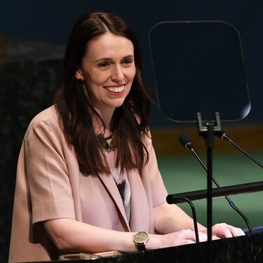 Jacinda Ardern recibe una de las condecoraciones más altas de N. Zelanda por su liderazgo