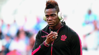 Balotelli es detenido por manejar a gran velocidad