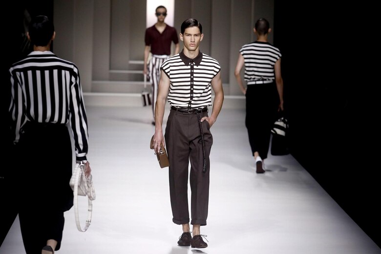 Dolce & Gabbana recuperan los años 50 en su colección para hombre en la pasarela de Milán