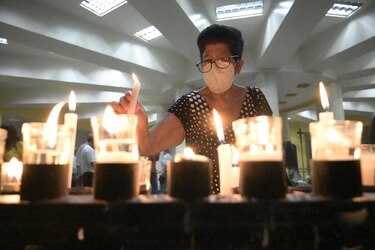 Salvadoreños lamentan impunidad en asesinato de arzobispo Óscar Romero