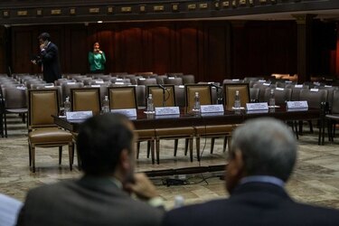 Henry Ramos Allup declara en 'desacato' a ministros del área económica