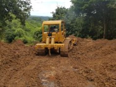 Despejan vías afectadas por deslizamientos de tierra en Veraguas