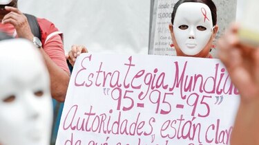 Exigen medicinas para el VIH