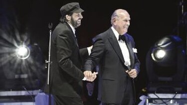 De la Renta cantó con Guerra