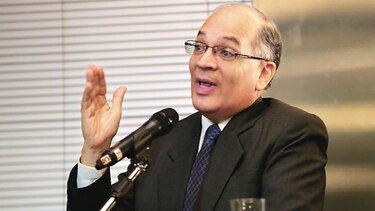 Corte: González puede opinar sobre suspensión de la planilla 080