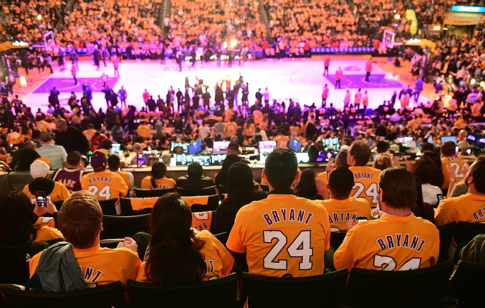 ‘No será olvidado’: Los Lakers honran a Kobe Bryant