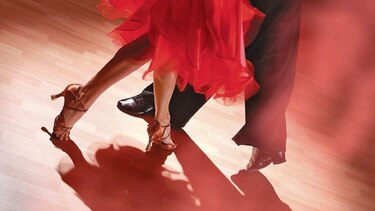 Rescatando la música típica al ritmo de salsa