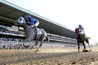 Panameño Luis Sáez, con Essential Quality, gana el Belmont Stakes en cierre de la Triple Corona
