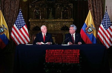 Década de tensa relación entre Estados Unidos y Ecuador acaba con la visita de Pence
