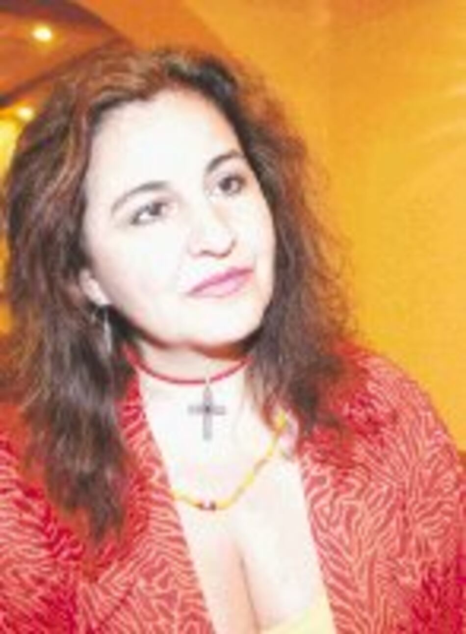 Regida por los astros y las cartas del tarot