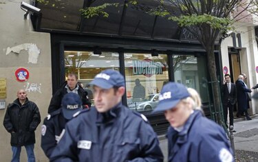 París refuerza la seguridad de los grandes medios tras ataque a Libération