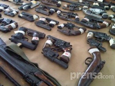 Destruyen 415 armas en la plaza Víctor Julio Gutiérrez