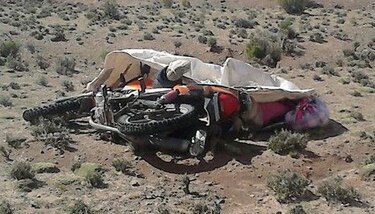 Rayo mata a tres personas que viajaban en moto en Bolivia