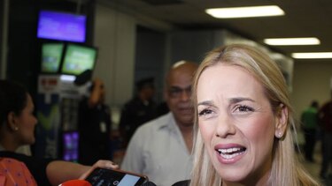 Lilian Tintori llega a Panamá para participar de la Cumbre