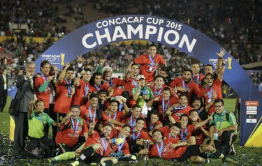 México vence a Estados Unidos y logra su pase a la Copa Confederaciones
