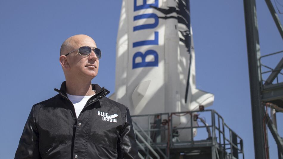 Jeff Bezos, el hombre más rico de la Tierra, dejará por unos minutos el planeta el martes