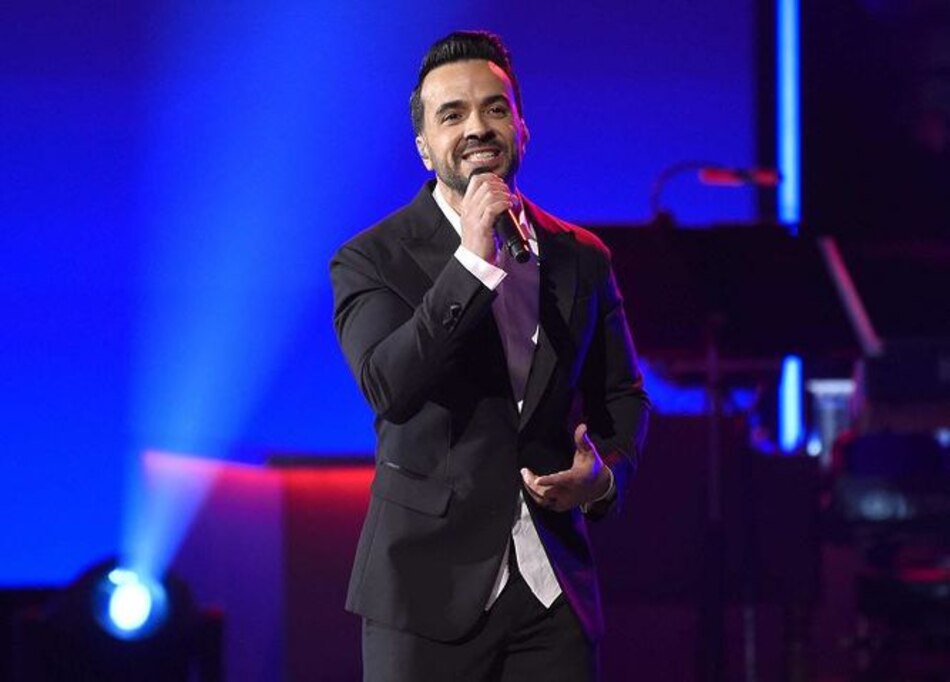 'Despacito' gana su tercer Latin Grammy, Juanes rompe récord