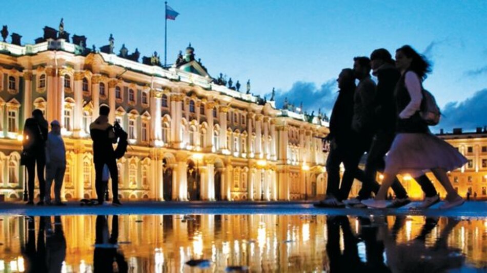 Las noches blancas iluminan a San Petersburgo