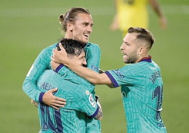 Barcelona triunfa y le pisa los talones al Real Madrid