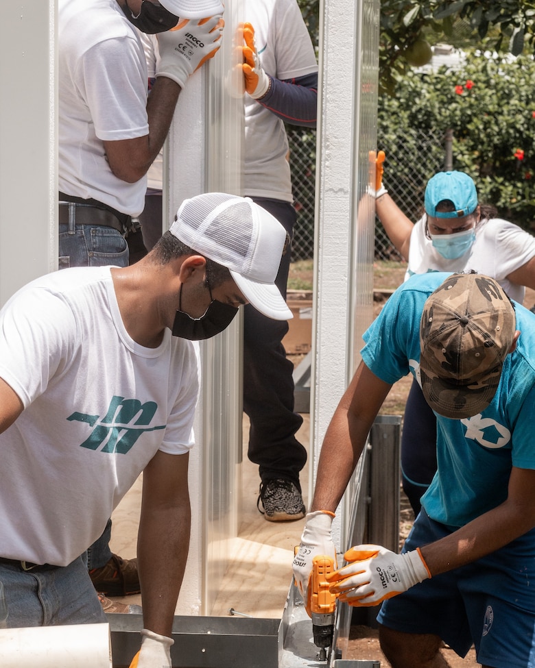 El Machetazo cumple el sueño de cinco familias panameñas de tener una vivienda digna, en alianza con Techo
