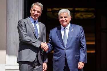 Panamá y Grecia firman acuerdos de turismo y consultas políticas