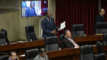 Roces en el pleno por las reformas: Adames reclama a Ávila, y Cano pide reconocer el matrimonio hombre-mujer