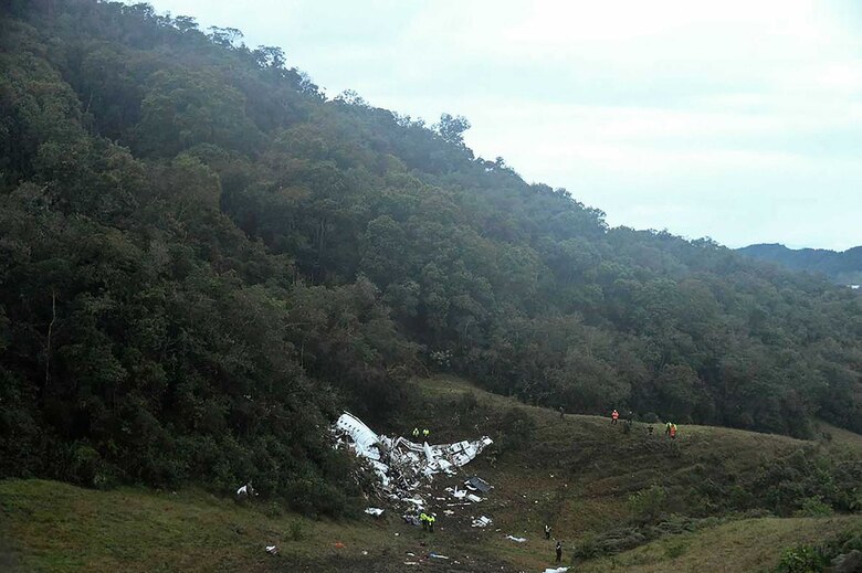 Colombia recuerda al Chapecoense, el equipo que perdió las alas en sus montañas