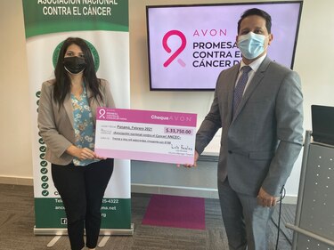 Institución recibe el donativo del programa Avon Promesa contra el Cáncer de mama