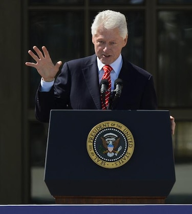 Bill Clinton logra más de 400 mil seguidores en Twitter en menos de 24 horas
