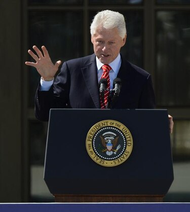 Bill Clinton logra más de 400 mil seguidores en Twitter en menos de 24 horas