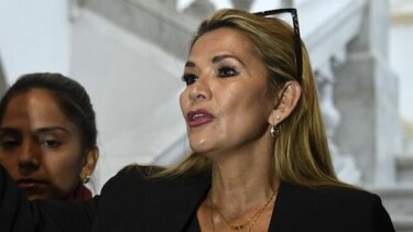 Presidenta interina de Bolivia anuncia que convocará a elecciones en las próximas horas