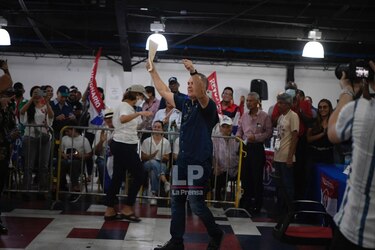 Pedro Miguel González se postula como precandidato presidencial del PRD