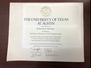 El ministro Rafael Sabonge reconoce que no tiene idoneidad, y la SPIA advierte de ‘infracciones penales’ a la ley