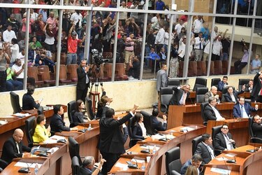 Zulay Rodríguez a sus colegas: 'alcen las manos quienes apoyarán al pueblo panameño'