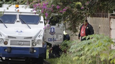 Capturan a tres sospechosos tras intento de robo de camión blindado
