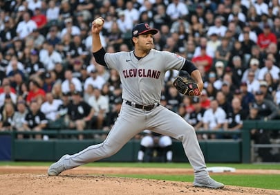 Daniel Espino lanza otra entrada perfecta y Cleveland toma ventaja en la serie