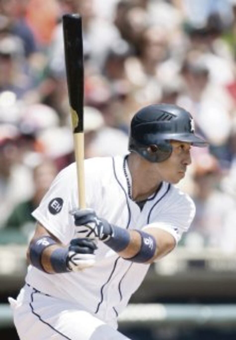 Guillén impulsa tres en triunfo de los Tigres