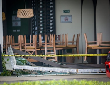 Atienden explosión en un restaurante de Town Center; cuatro personas afectadas