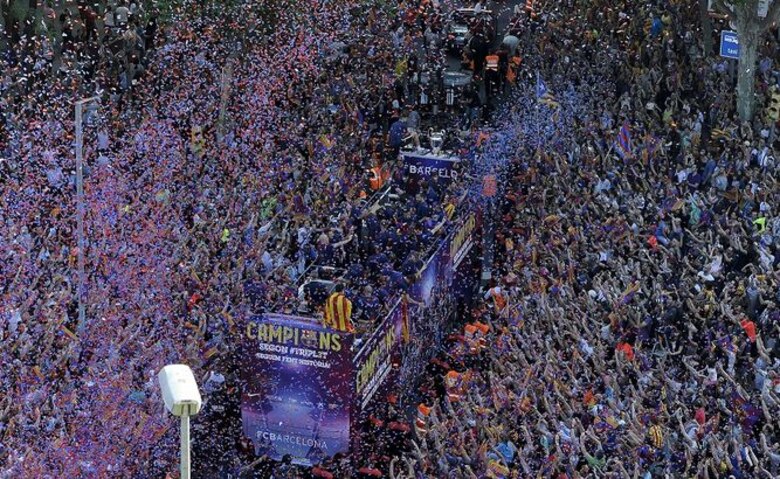 Barcelona celebra quinto título en Champions con desfile