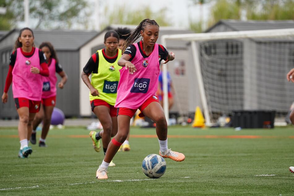 La futbolista panameña Carmen Montenegro y sus compañeras están enfocadas en hacer un buen trabajo